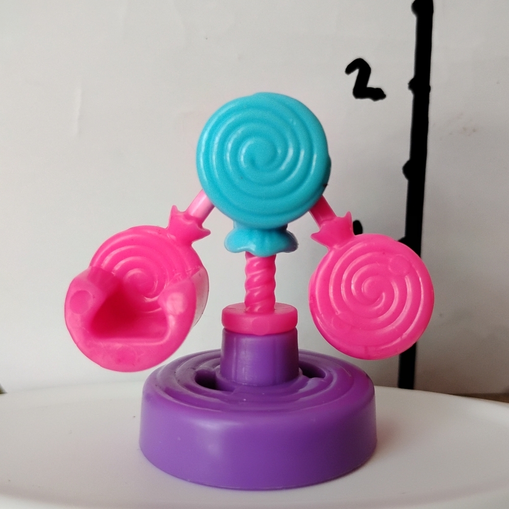 Polly Pocket Pollyville Candy Store Lollipop Swing Spinning Chair Ride